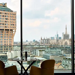 Uptown Palace **** Milano